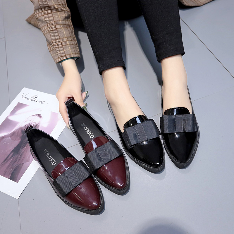 Women Shoes Loafers - Zwart/wijnrood lakleer instappers met spitse neus,