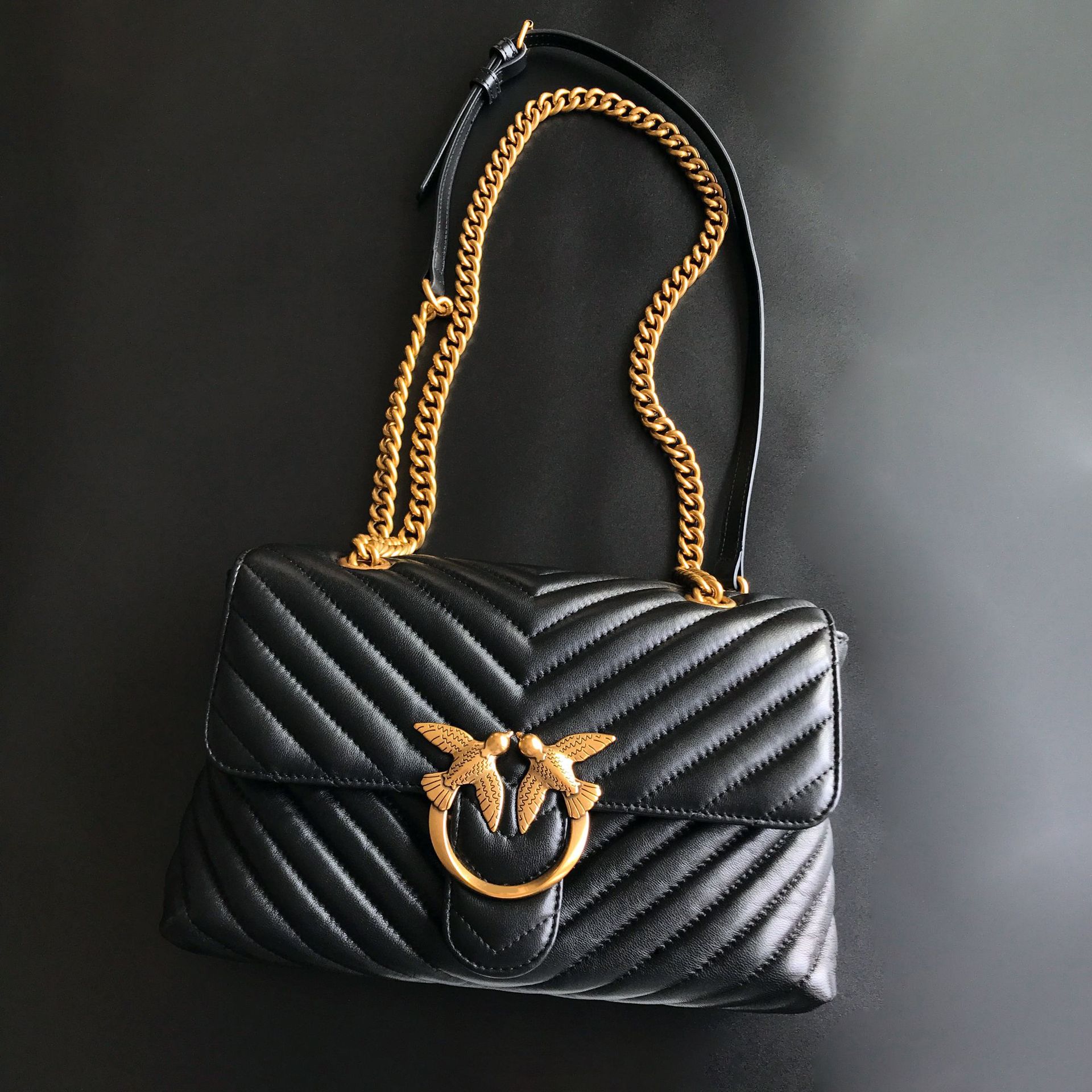 Women'S Shoes Louis Vuitton - 2026 Pinko-geïnspireerde V-patroon geitenleren kussentas met