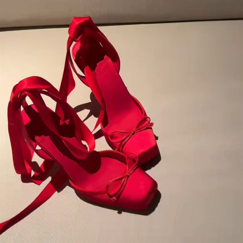 Rode schoenen met hoge hakken, - Women'S Shoes Veja recensie en prijs