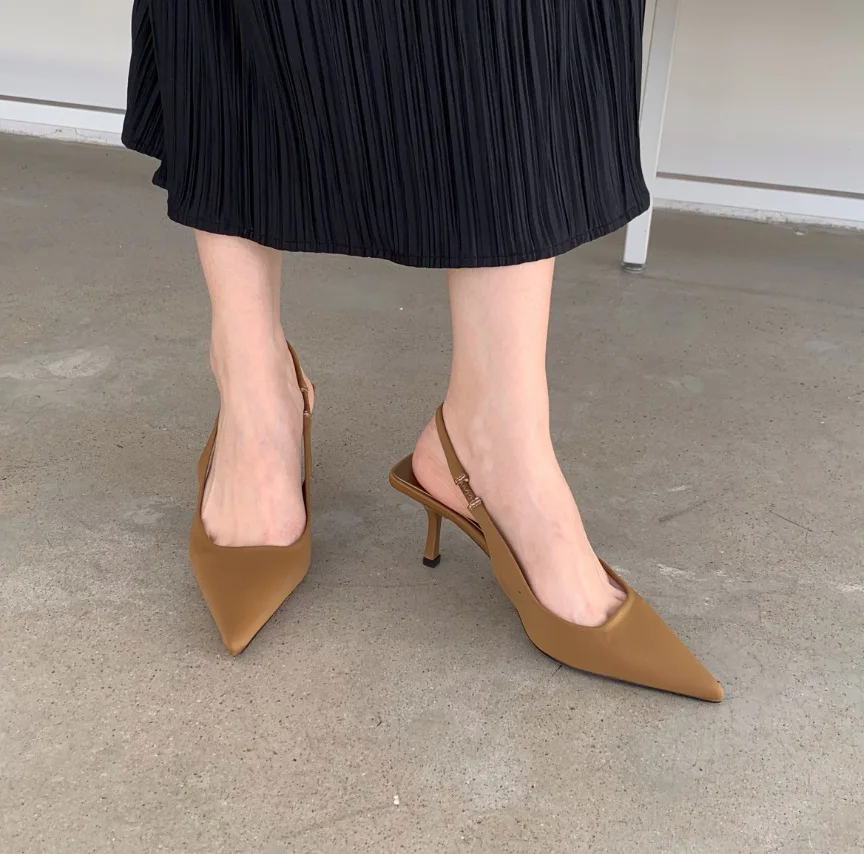 Lente Nieuwe 2025, Puntige Fij - Women'S Shoes Clogs recensie en prijs